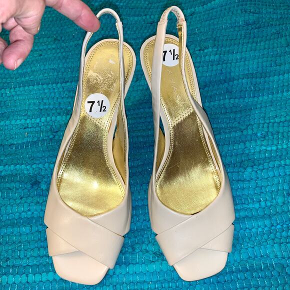 NEW TAHARI CLASSIC NUDE SLINGBACK OPEN TOE PUMPS HEELS 7.5 - Picture 3 of 6